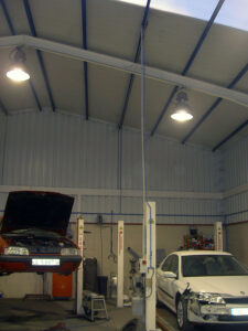 taller_coches_iluminacion